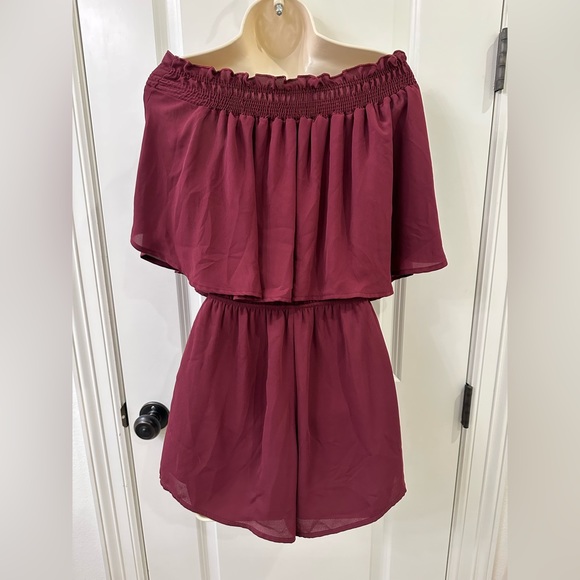 Peach Love Burgundy Plum Off Shoulder Shorts Romper Size S - Picture 6 of 8